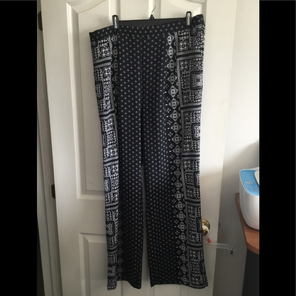 Wide leg pattern pant